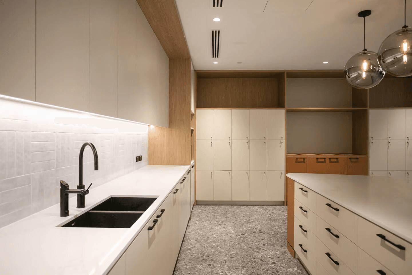 CHIFLEY TOWER - image 2